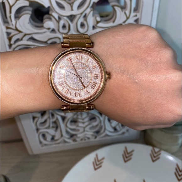 Michael Kors Rose Gold Watch - Picture 2 of 3